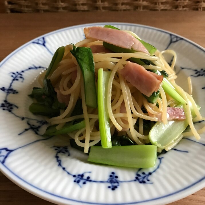 小松菜とベーコンのパスタ